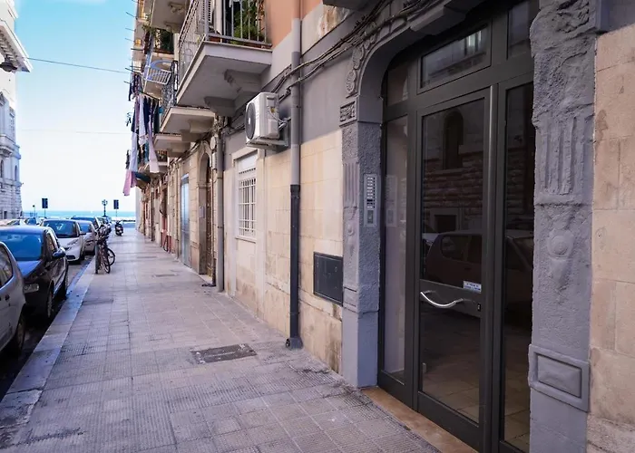 Sea Luxor アパート